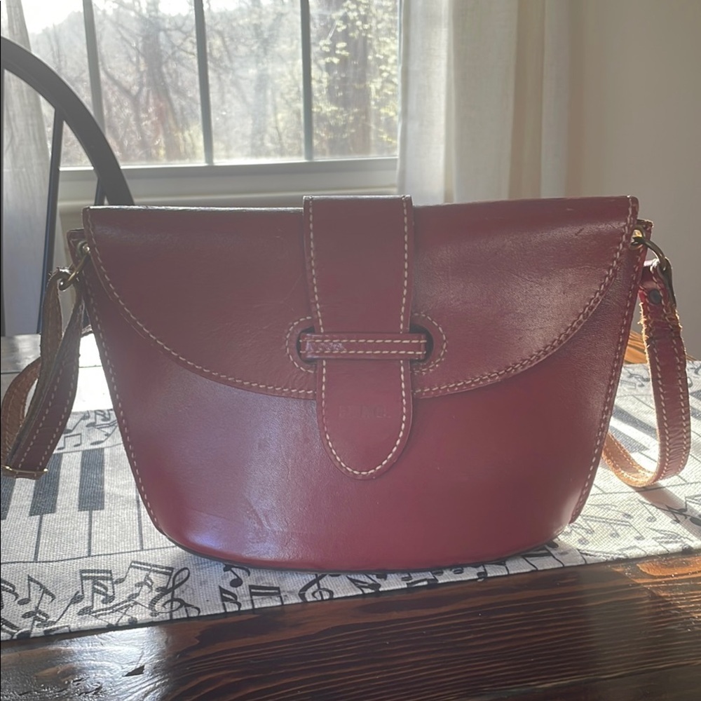 Warren Luggage Vtg Red Cream Stitching Trapezoid Grain Cowhide Flap Shoulder Bag